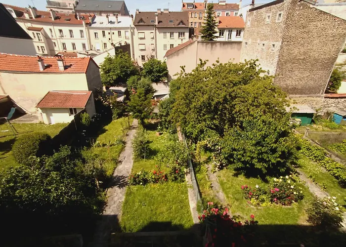 Family Apartment Near Paris